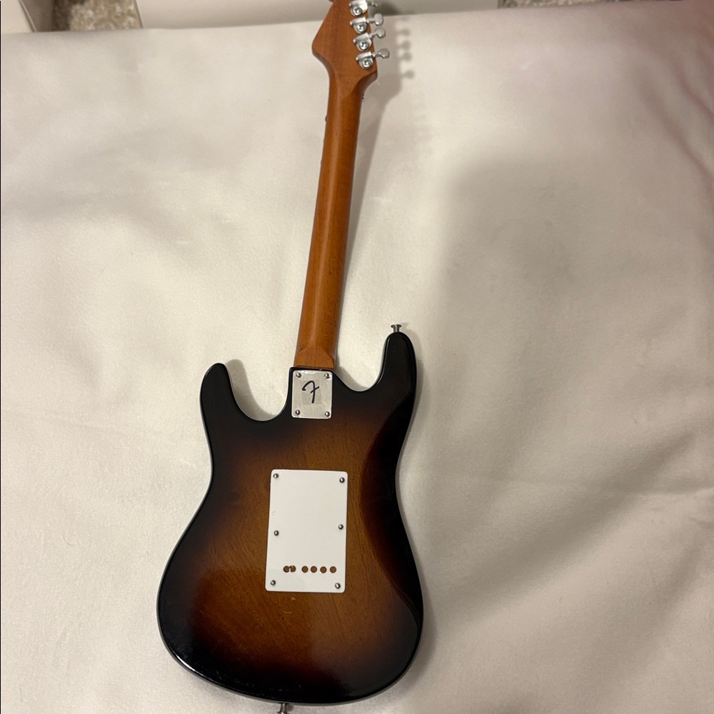 Fender Strat-Sun/Tort Guitar Mini - Picture 4 of 5